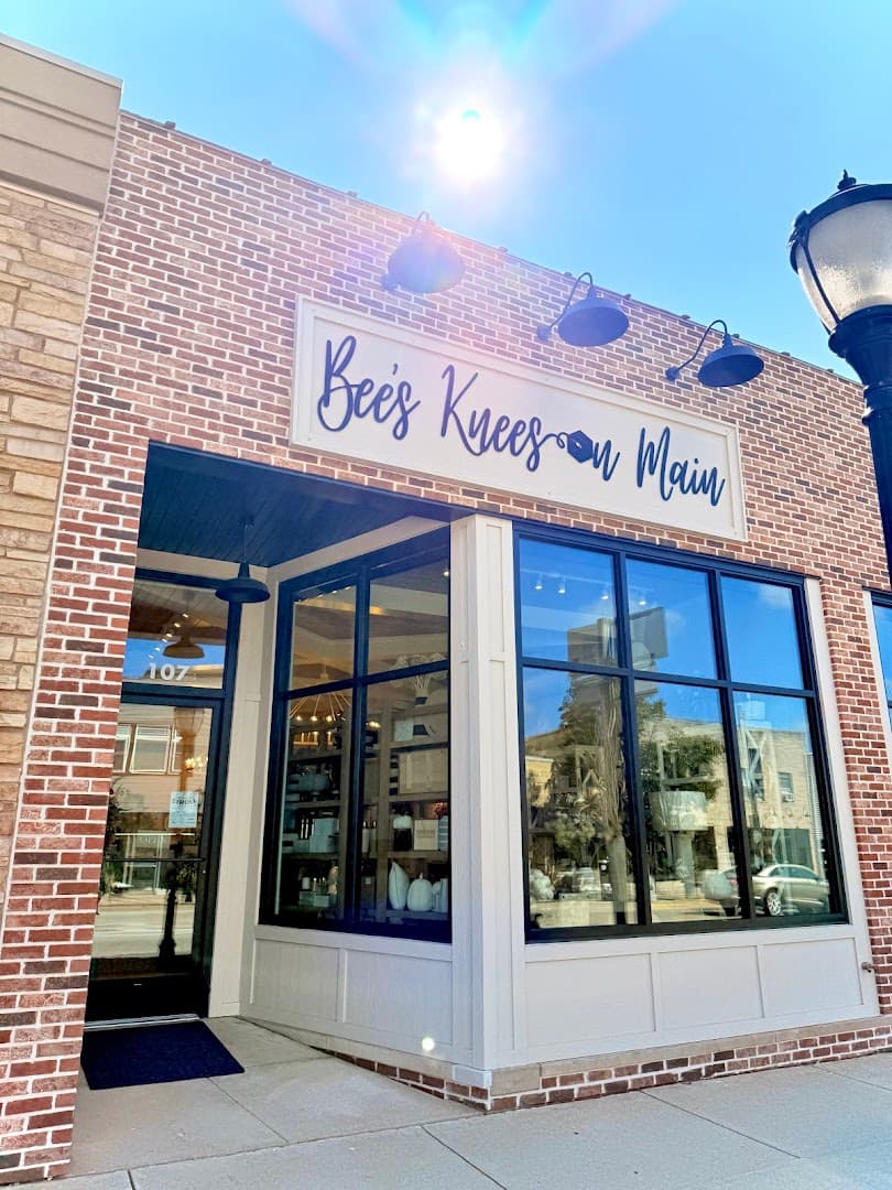 Bee’s Knees on Main - Image 1