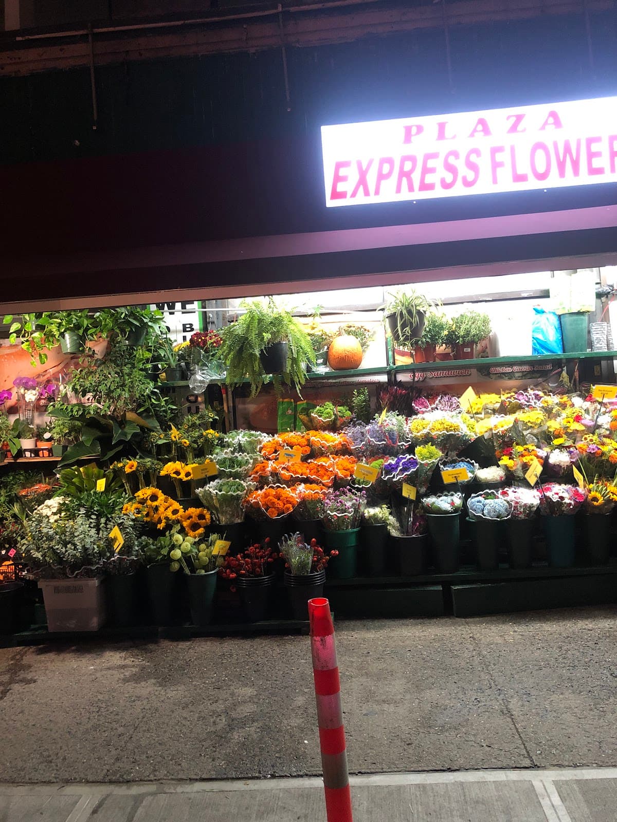 Plaza Express Flowers - Image 1