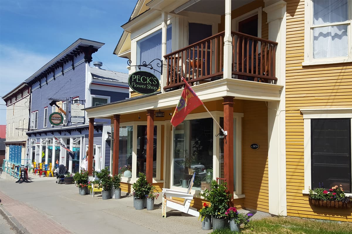 Peck's Flower Shop - Image 1