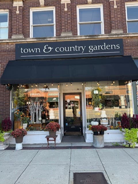 Town & Country Gardens Inc- Geneva - Image 1