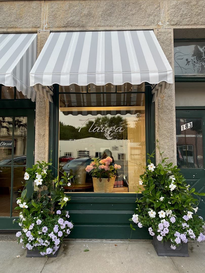 Flaura Flowers & Wine - Image 1