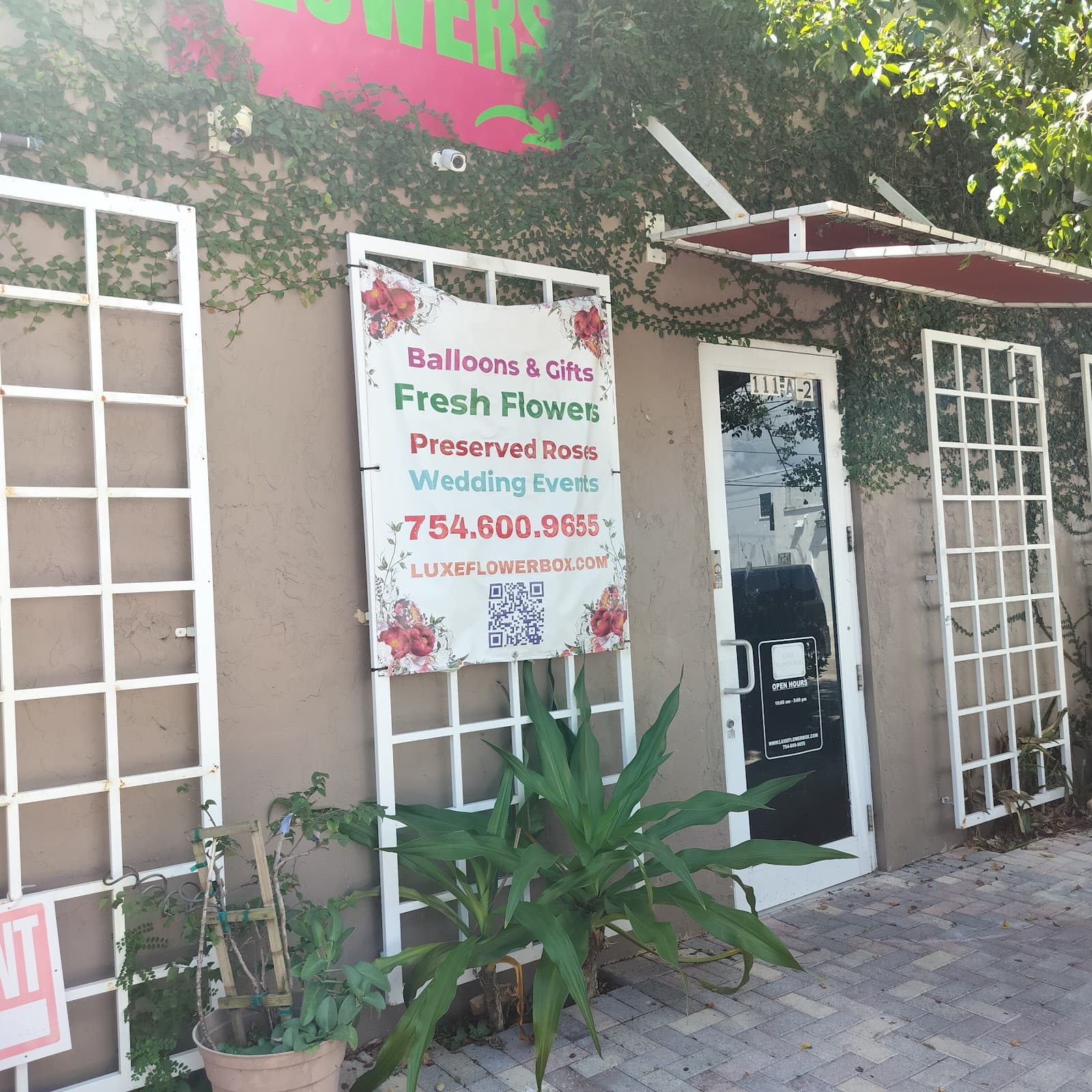 Luxe Flower Box - Image 1