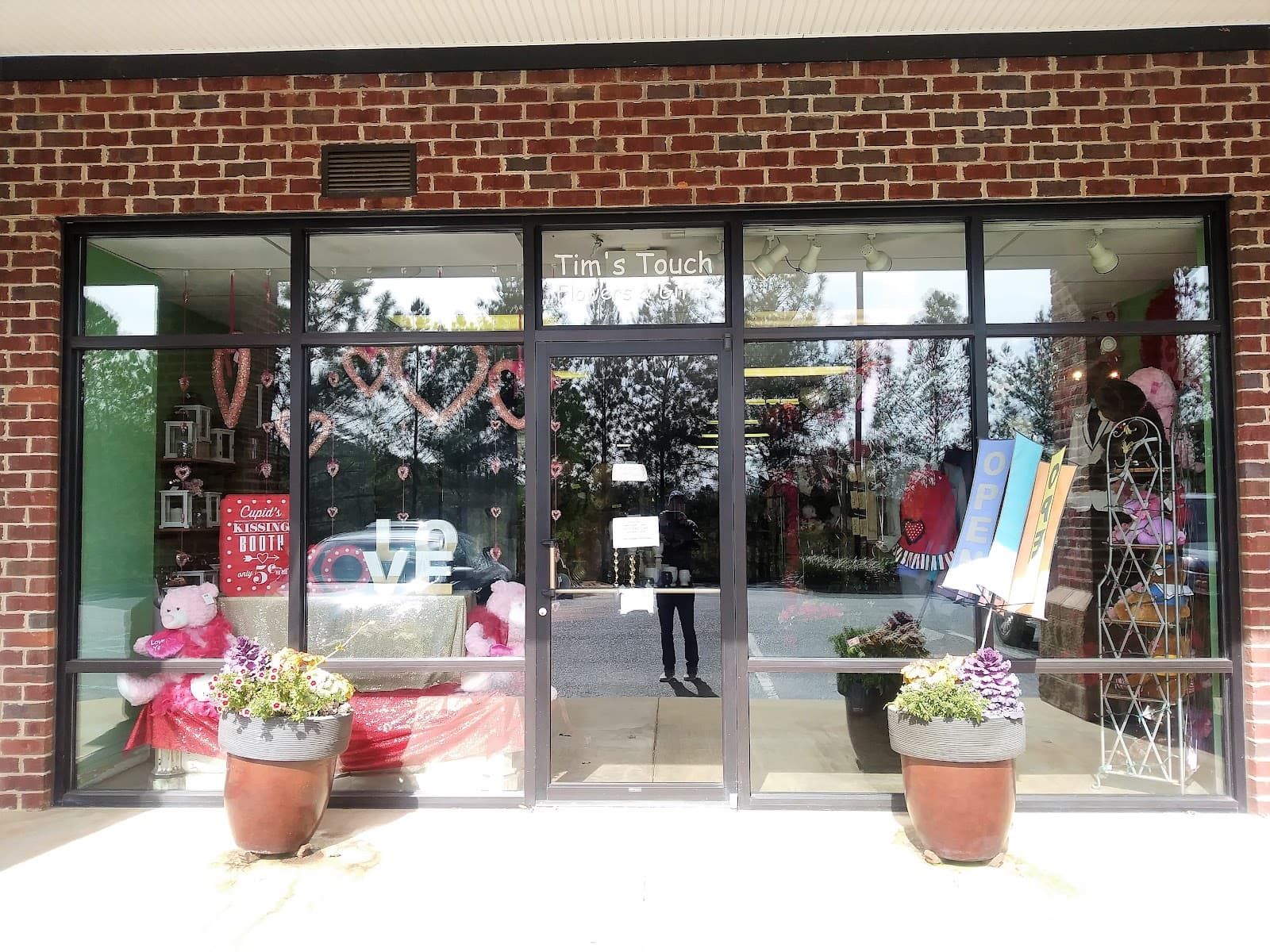 Tim's Touch Florist, Gifts & Flower Delivery - Image 1