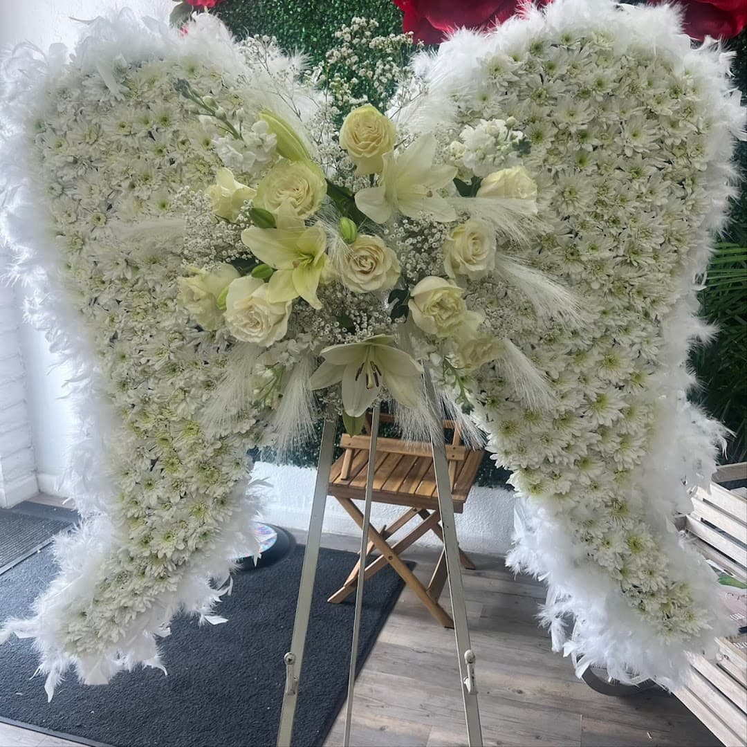 Las dos Reyna’s llc floral & Gift boutique - Image 1