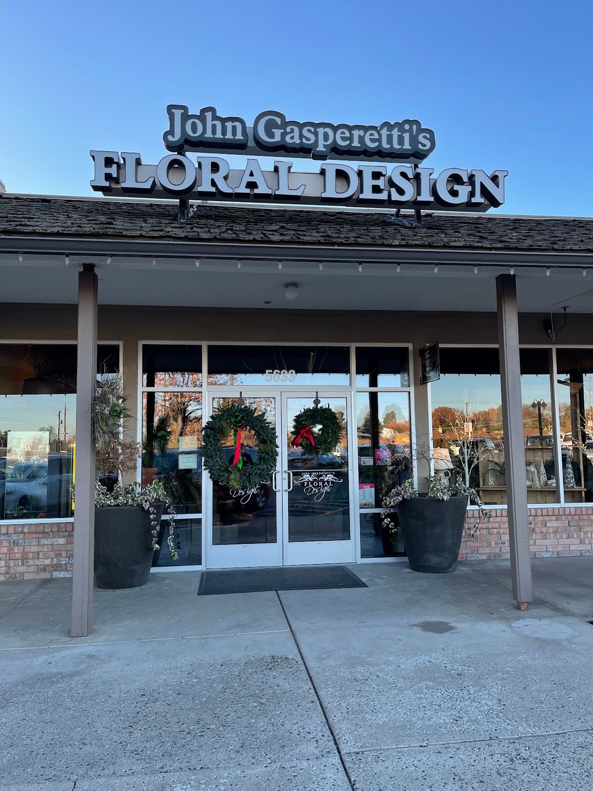 John Gasperetti's Floral Design - Image 1
