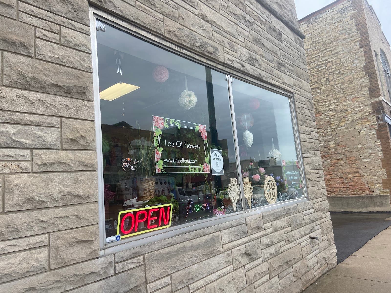 Lots of Flower's - Lucky's Florist - Image 1