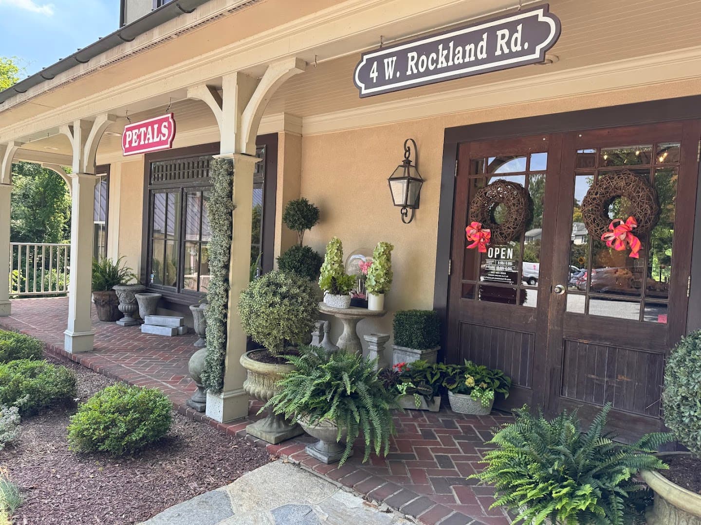 Petals Flowers and Fine Gifts - Image 1