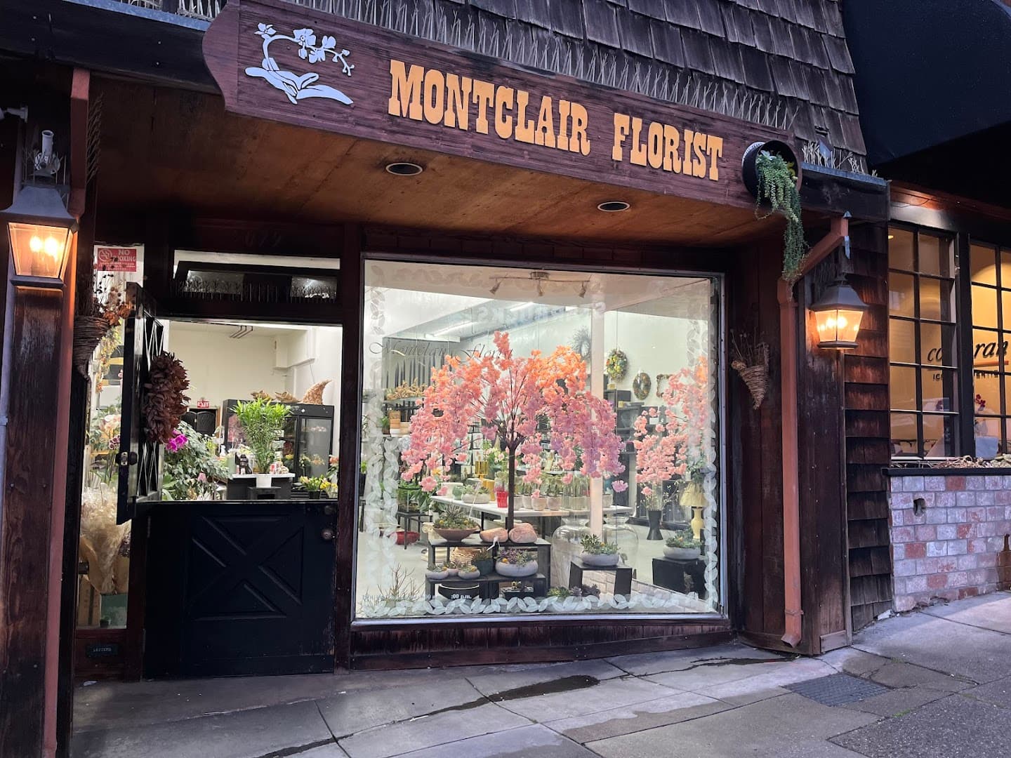 Montclair Florist - Image 1