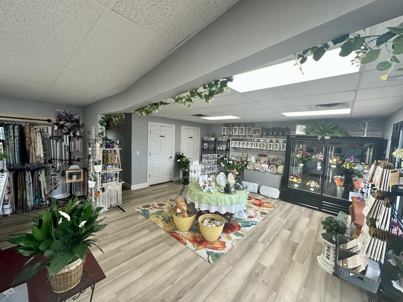 Botamer Florist & More - Image 1