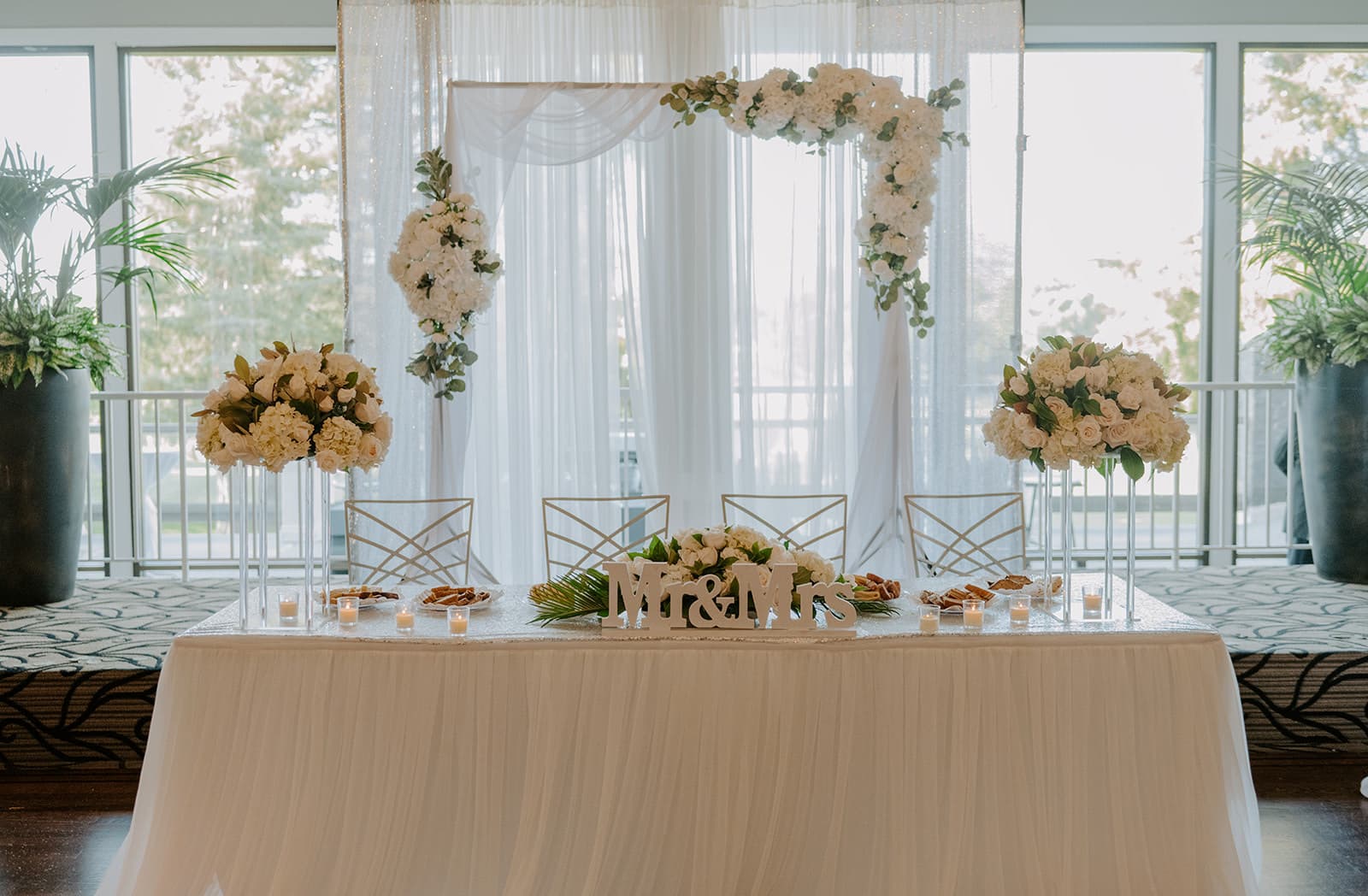 Moon Florist - Image 1