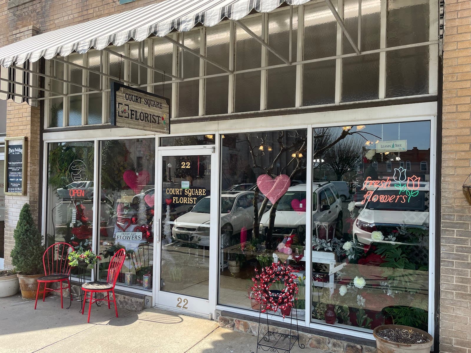 Court Square Florist - Image 1