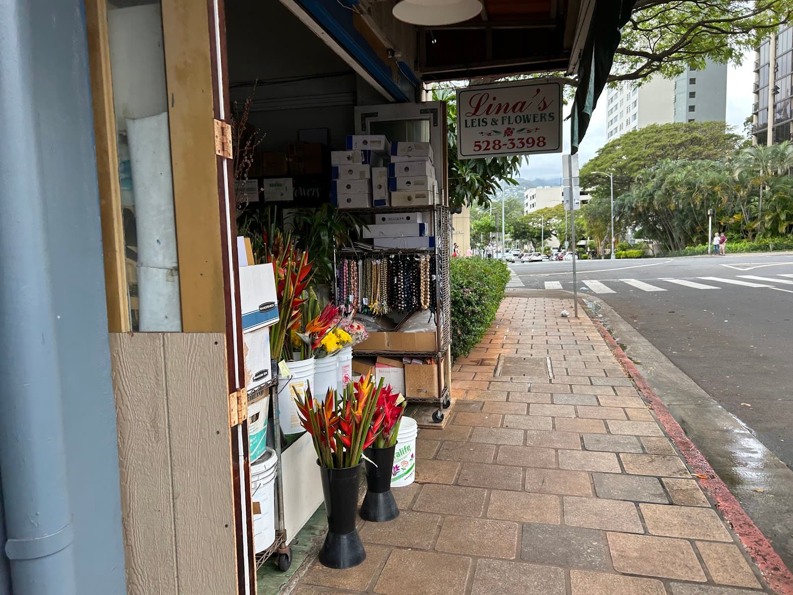 Lina's Leis & Flowers - Image 1