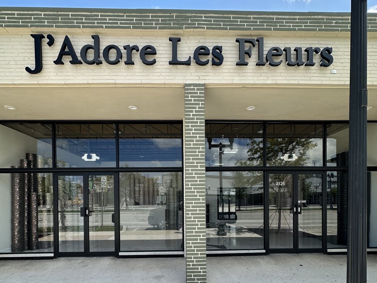 J'Adore Les Fleurs Miami - Image 1