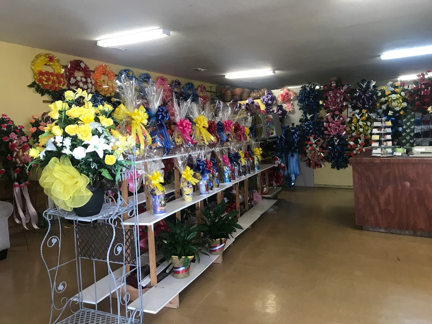 Garza's Flower Shop - Image 1