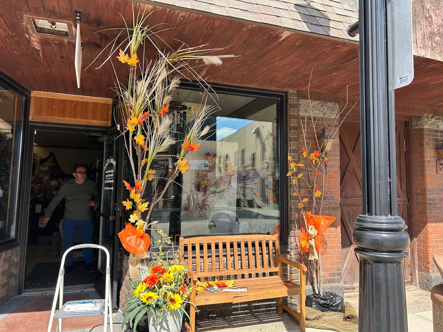 Austin's Floral - Image 1