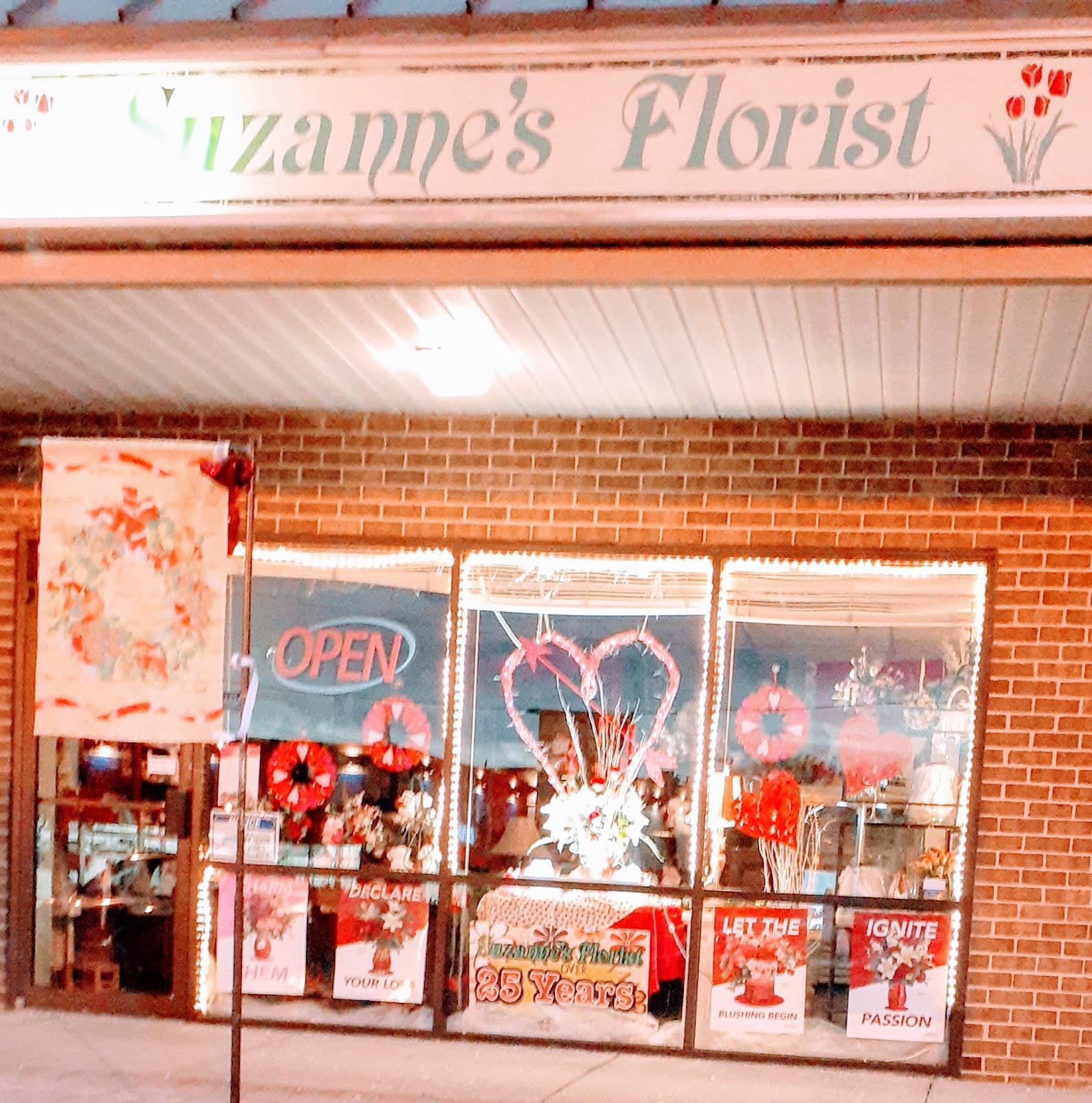 Suzanne's Florist - Image 1