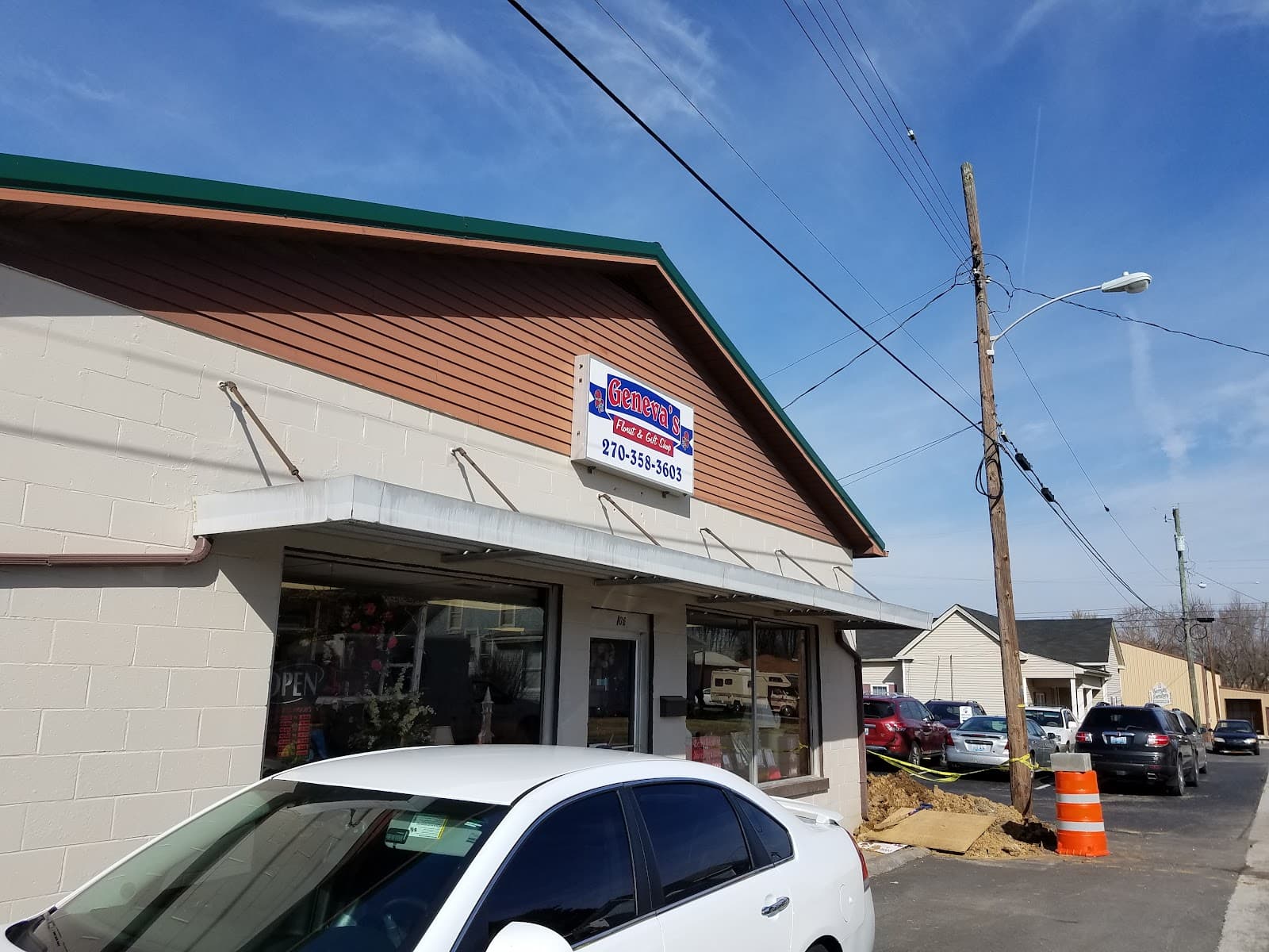 Flowers Flowers/Geneva's Florist & Gift Shop - Image 1