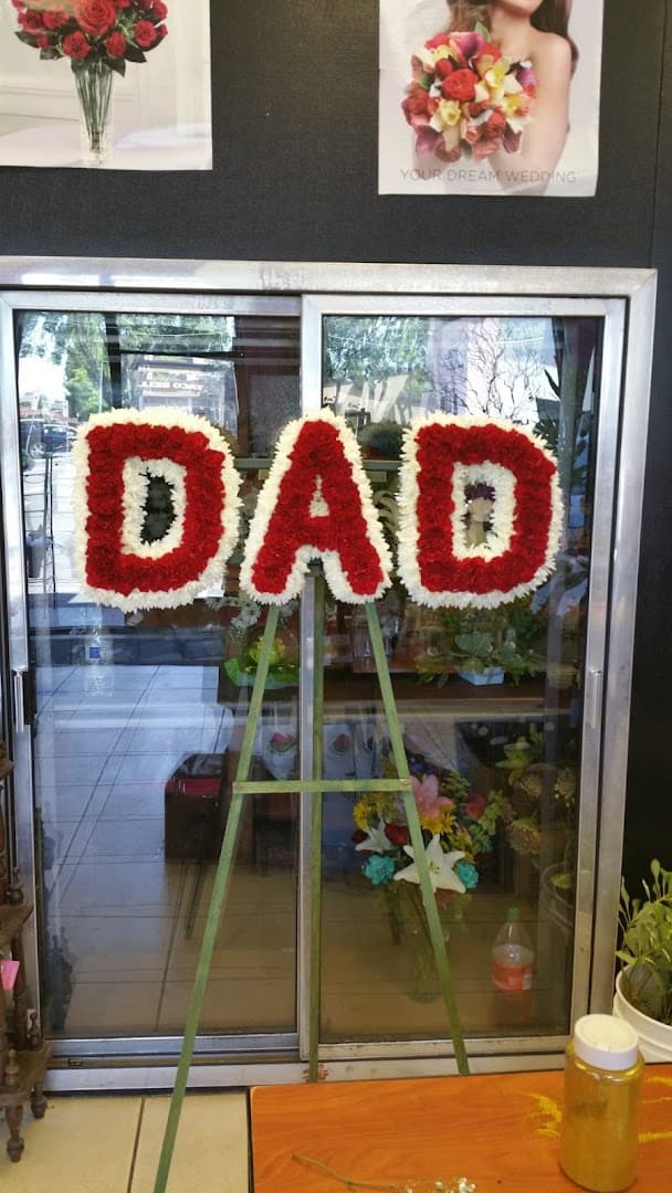 LUCY'S FLORAL - Image 1