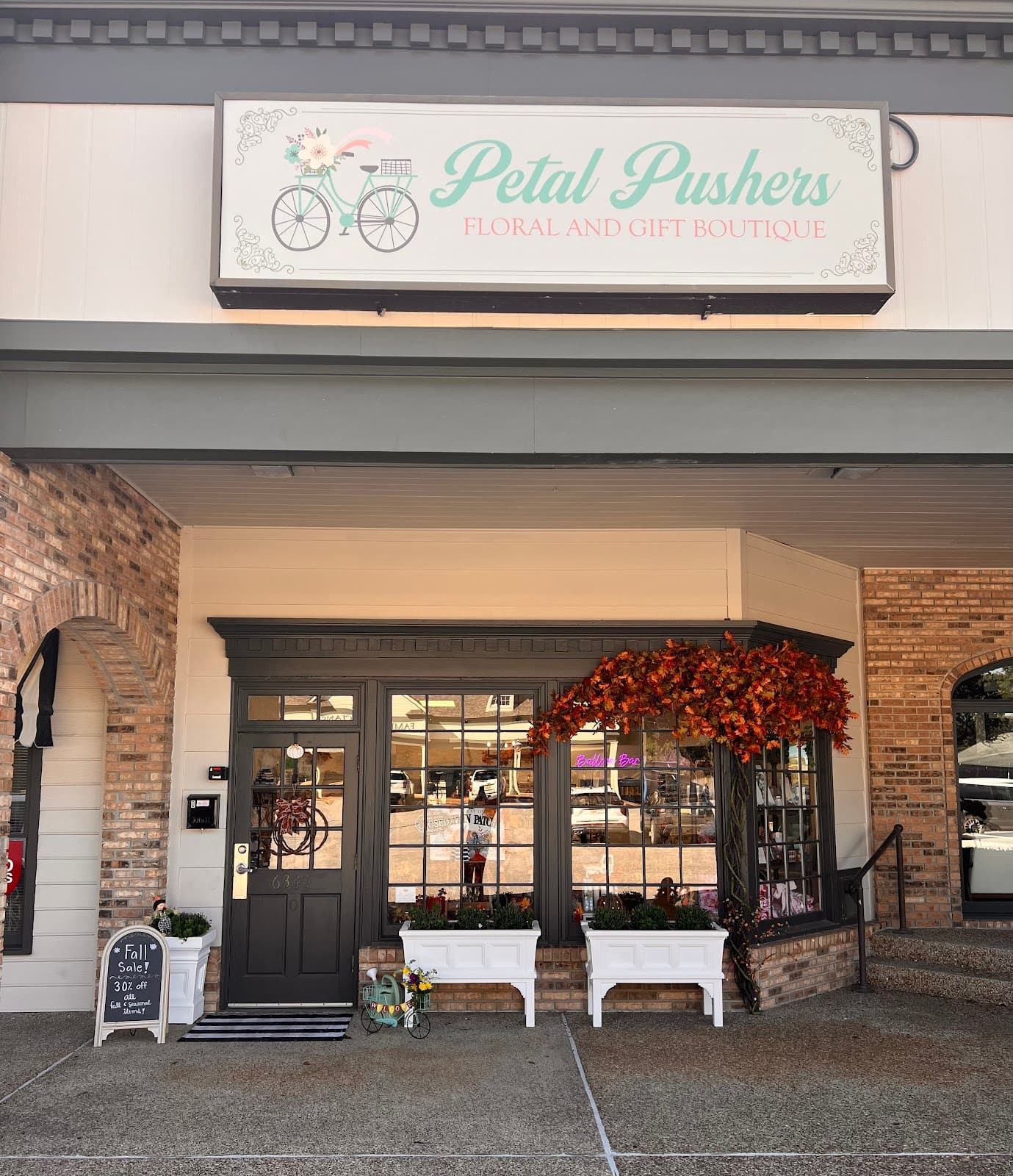 Petal Pushers Floral & Gift Boutique - Image 1