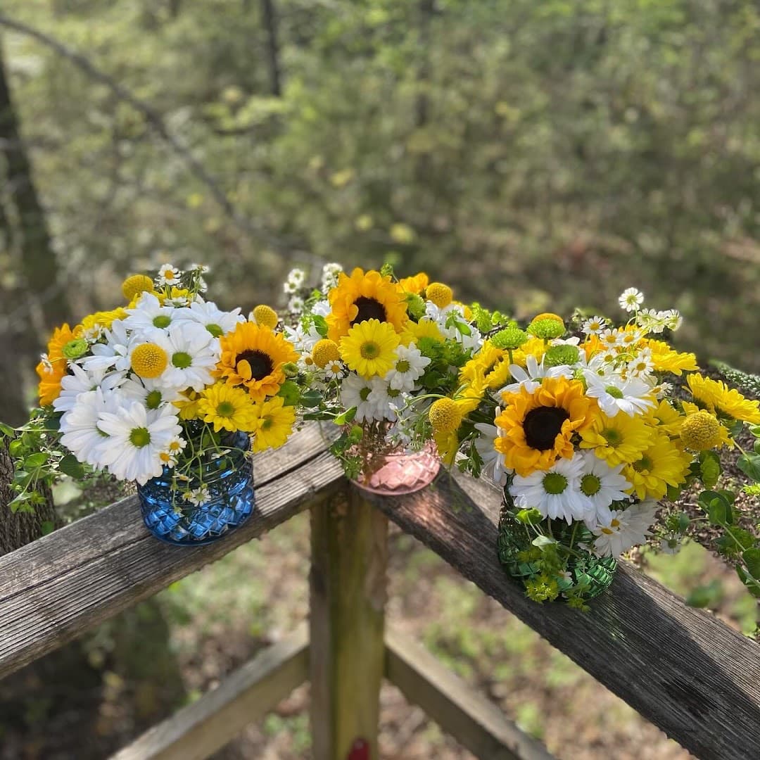 Heritage Blooms Flowers and Gifts - Image 1