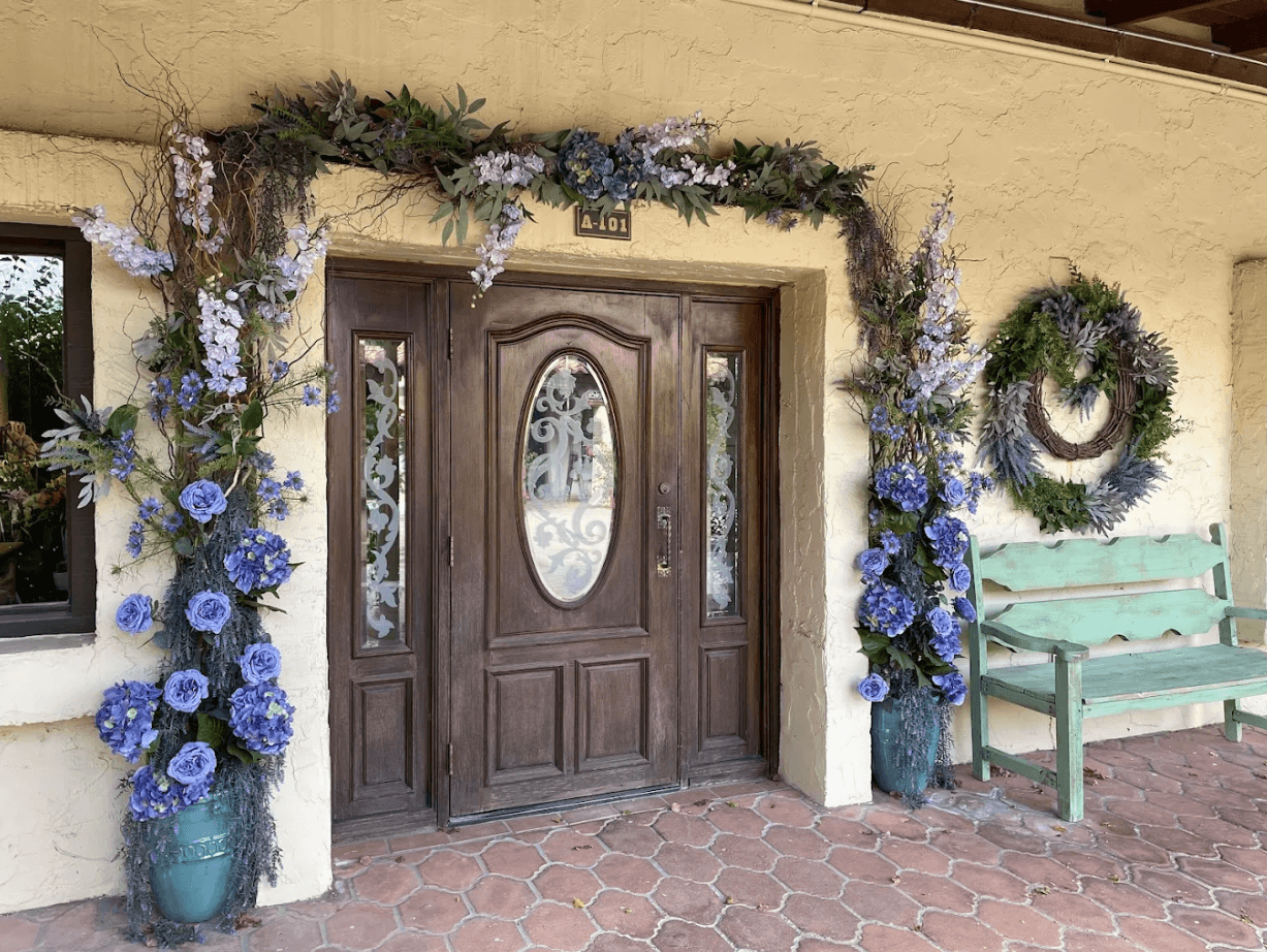 La Paloma Blanca Floral Designs - Image 1