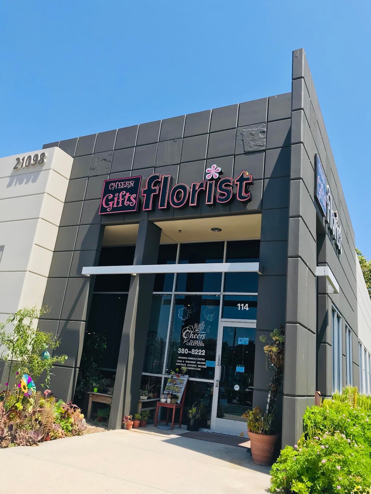 Cheers Floral Creations LLC - Image 1