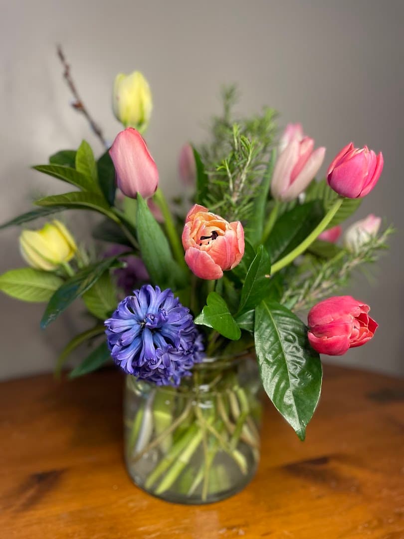 Bee Bloomin' Florist - Image 1