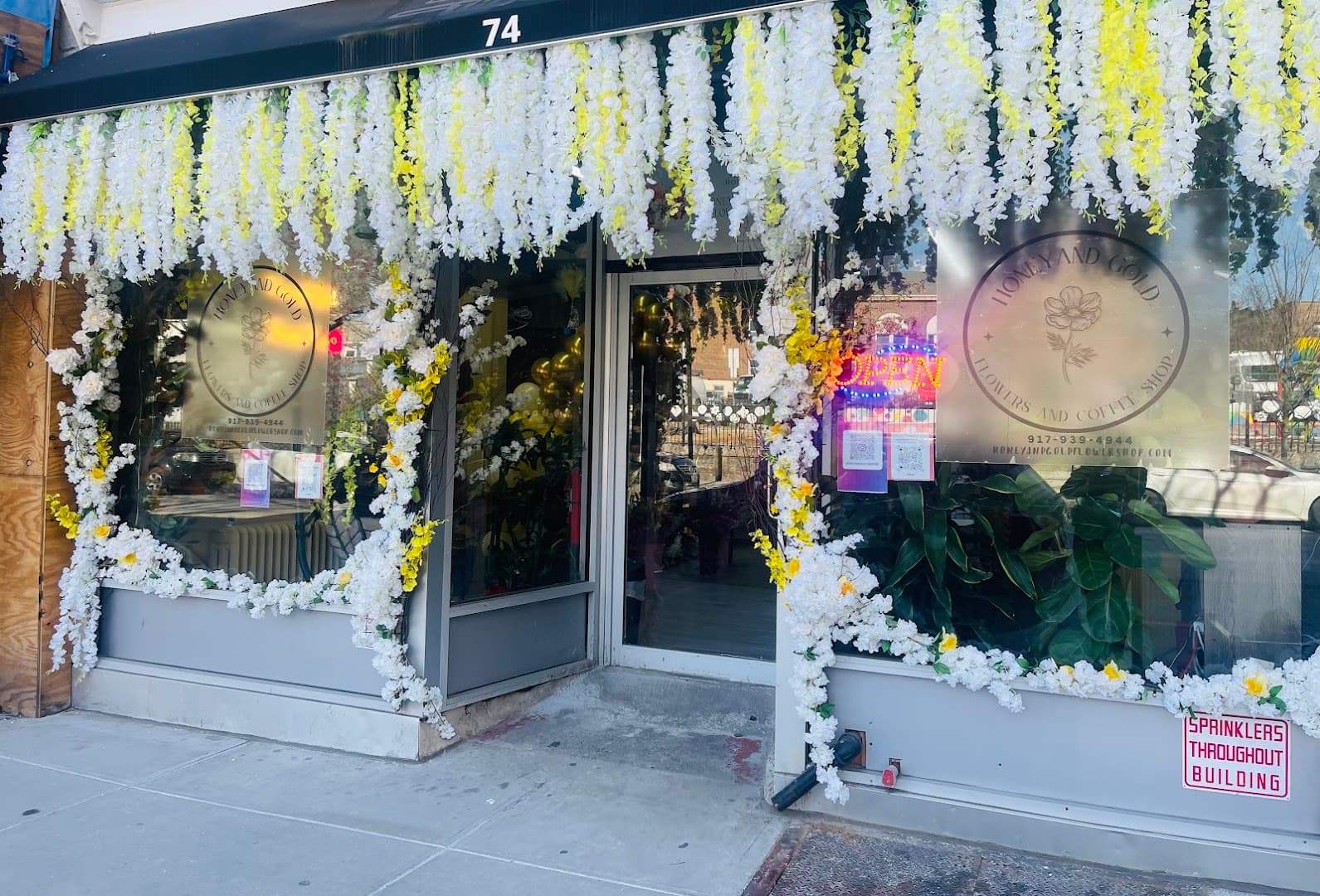 Honey and Gold Flowers shop - Image 1