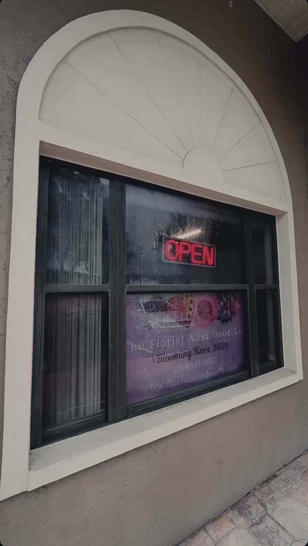 The Florist Next Door LLC @The Flower Studio - Image 1