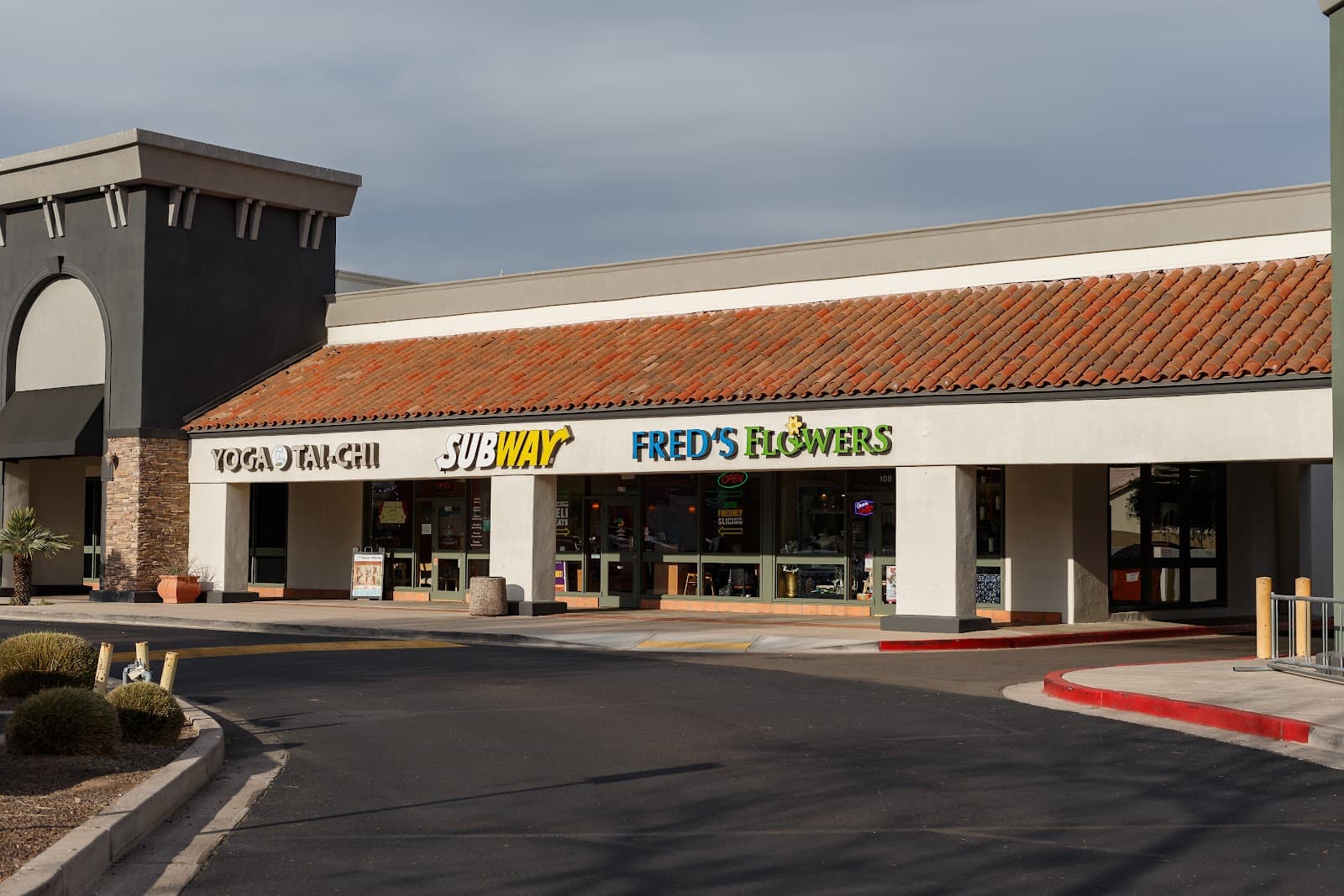 Fred's Flowers - Image 1