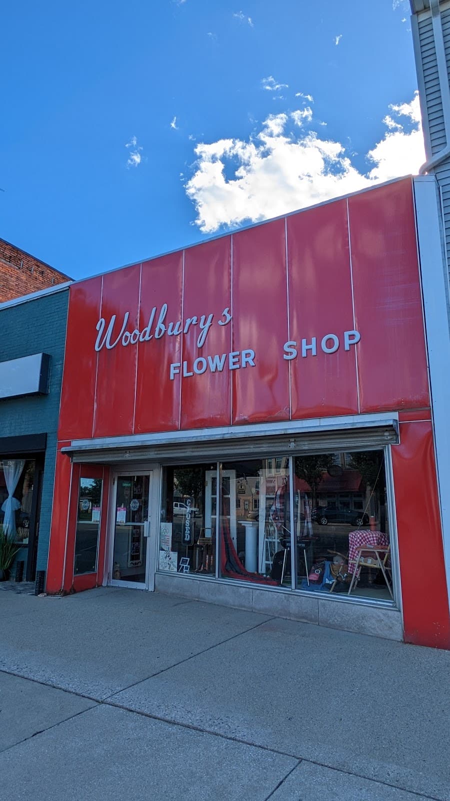 Woodbury's Flower Shop - Image 1