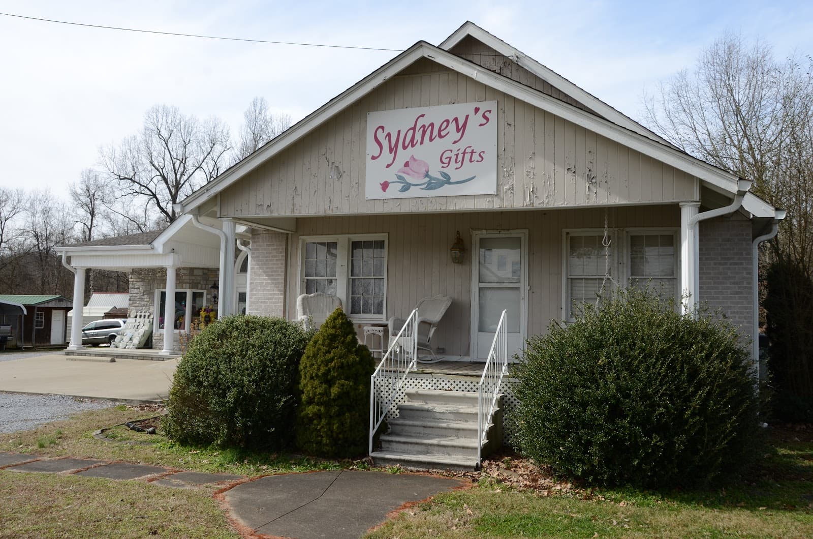 Sydney's Gifts & Florist - Image 1