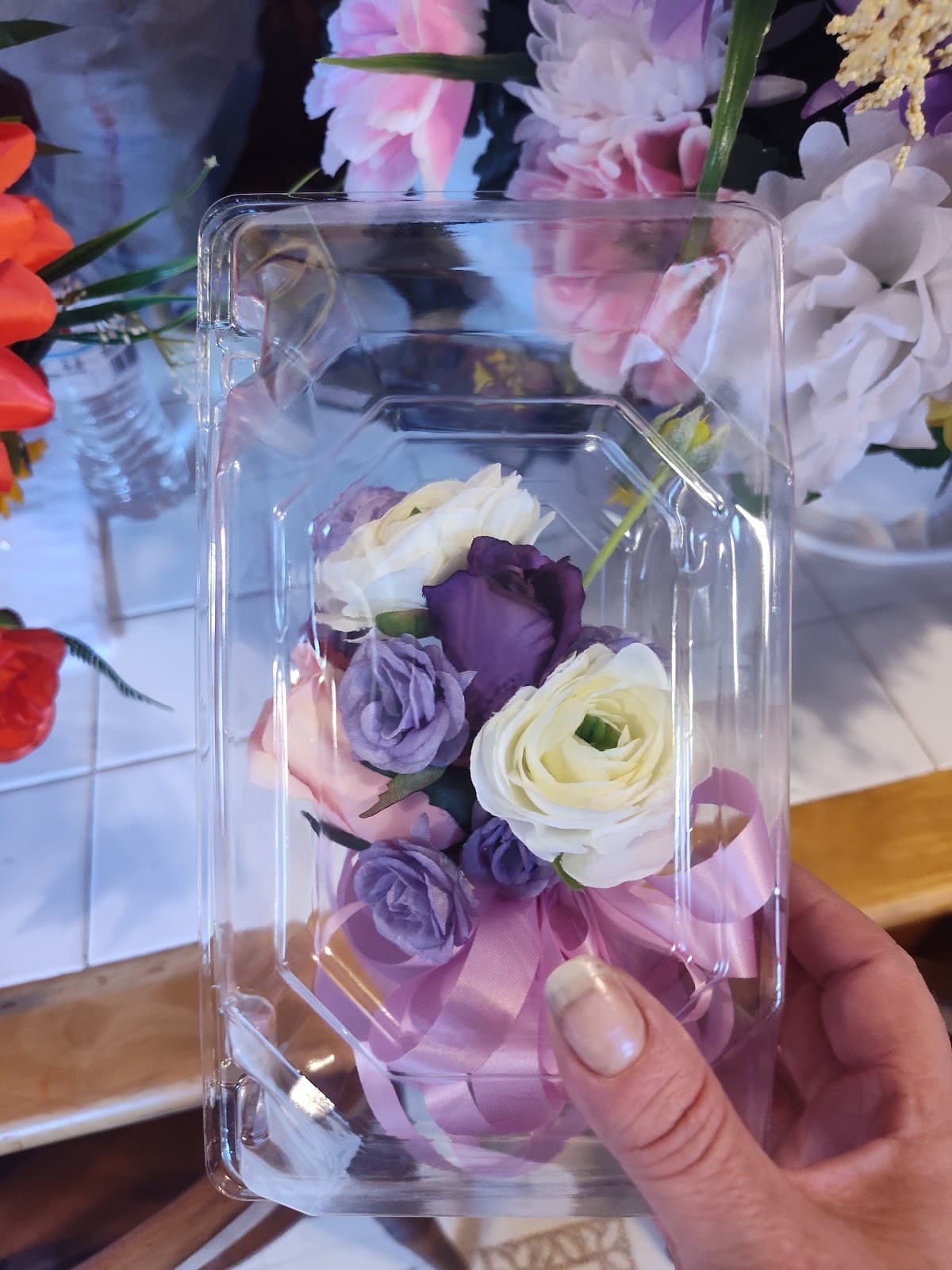 Riverview Flowers & Gifts - Image 1