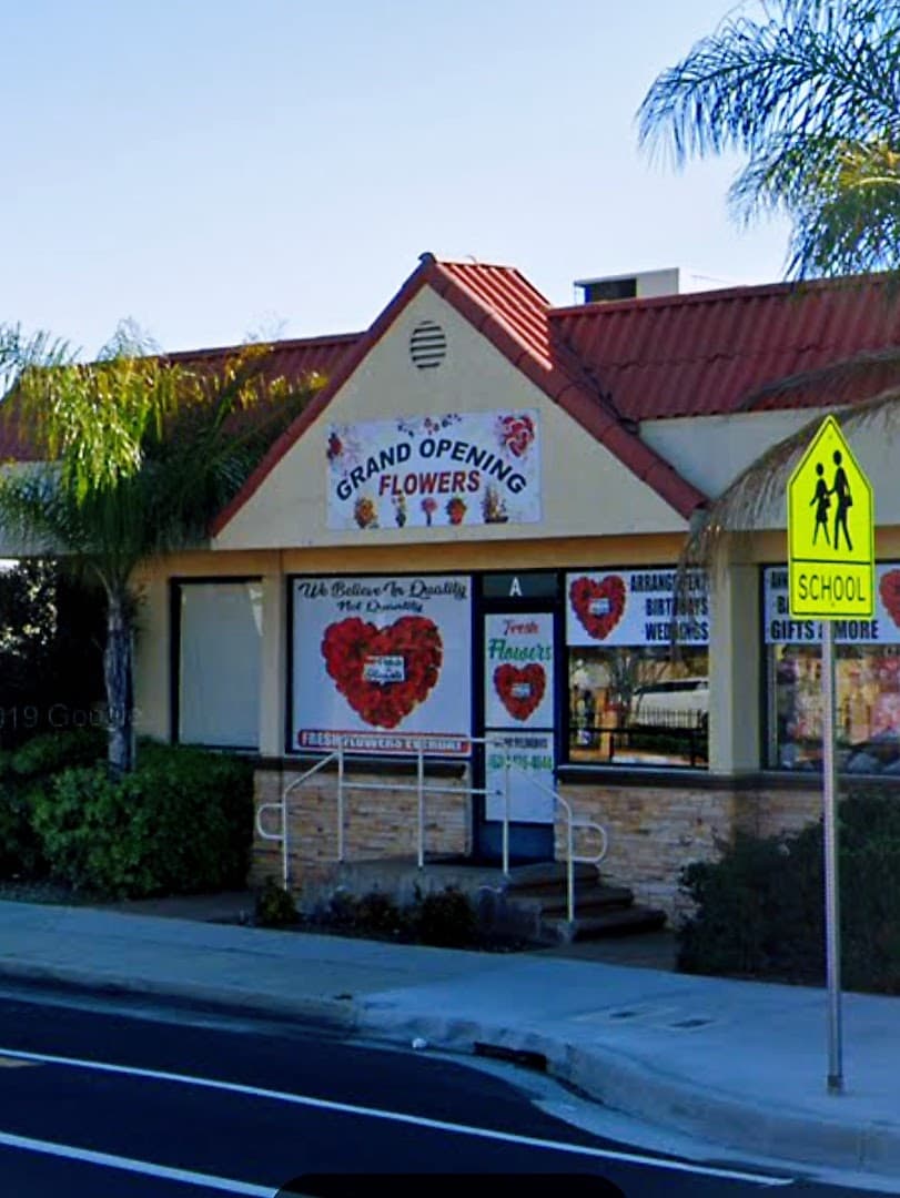 LaLa Flower Shop - Image 1