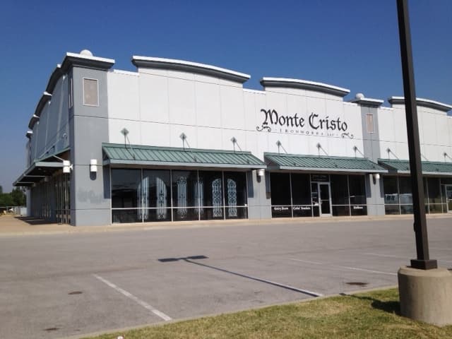 Mayesh Wholesale Florist - Image 1