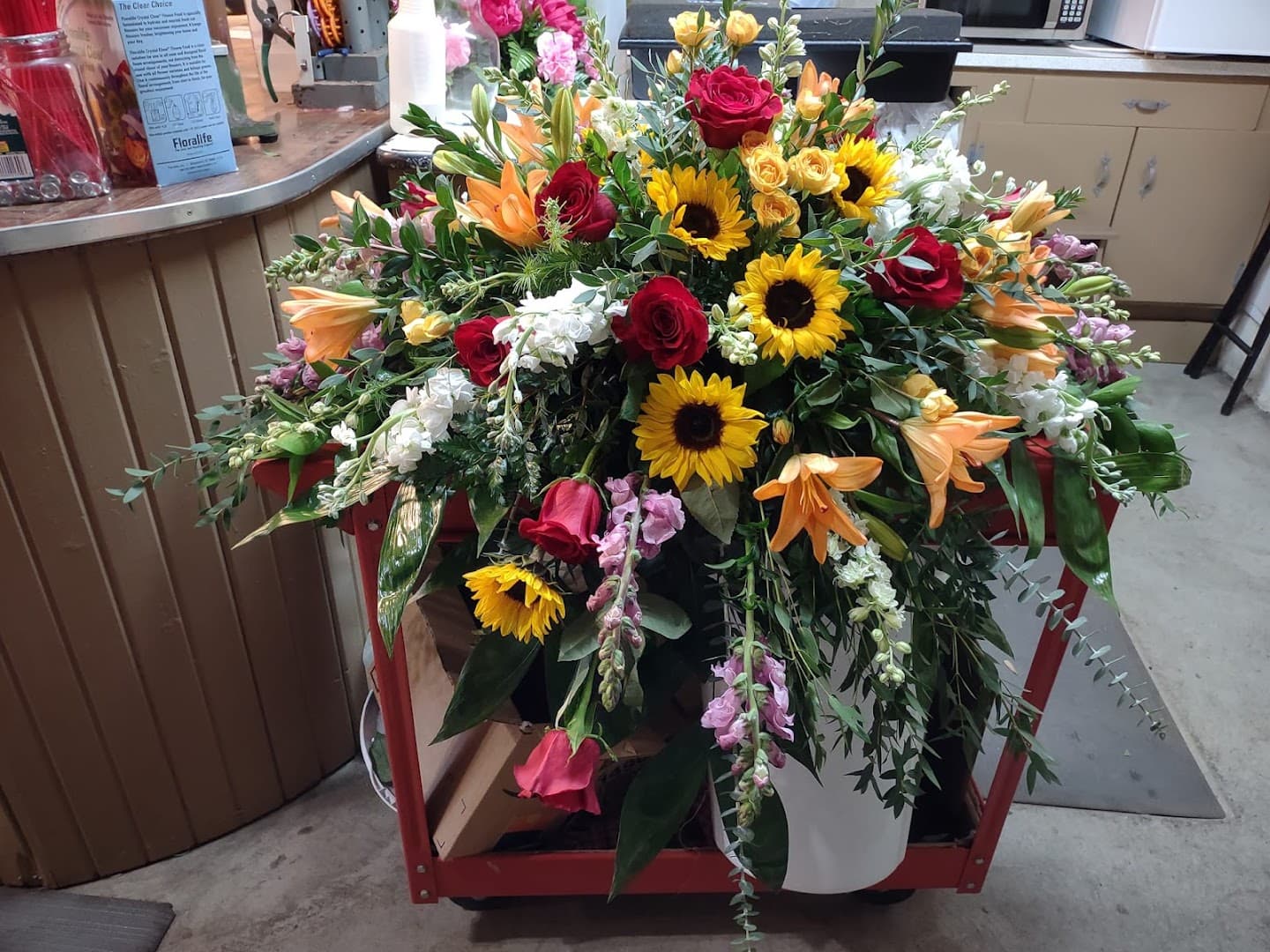 Green Forest Flowers & Gifts - Image 1