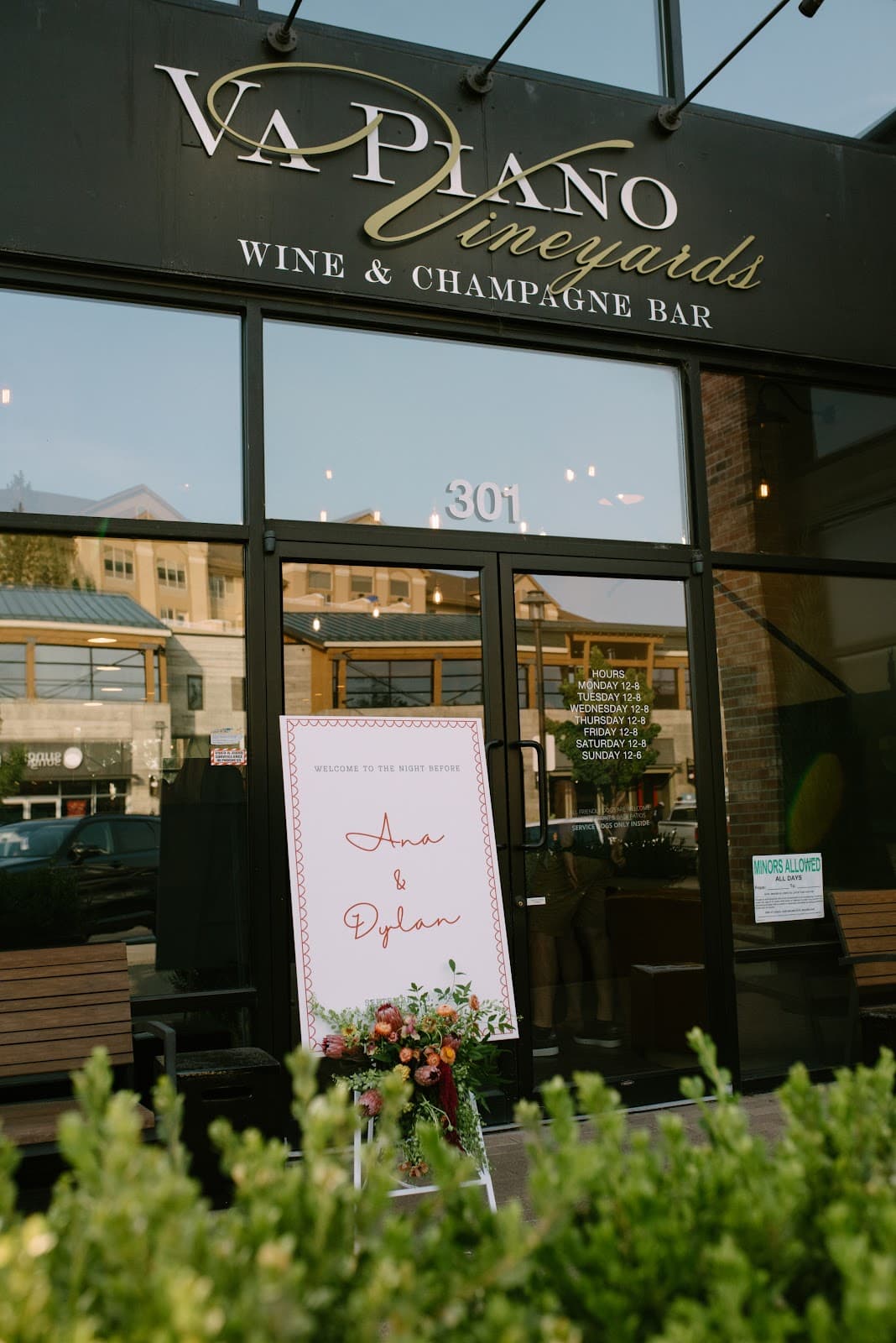 Summer Robbins Flowers - Image 1