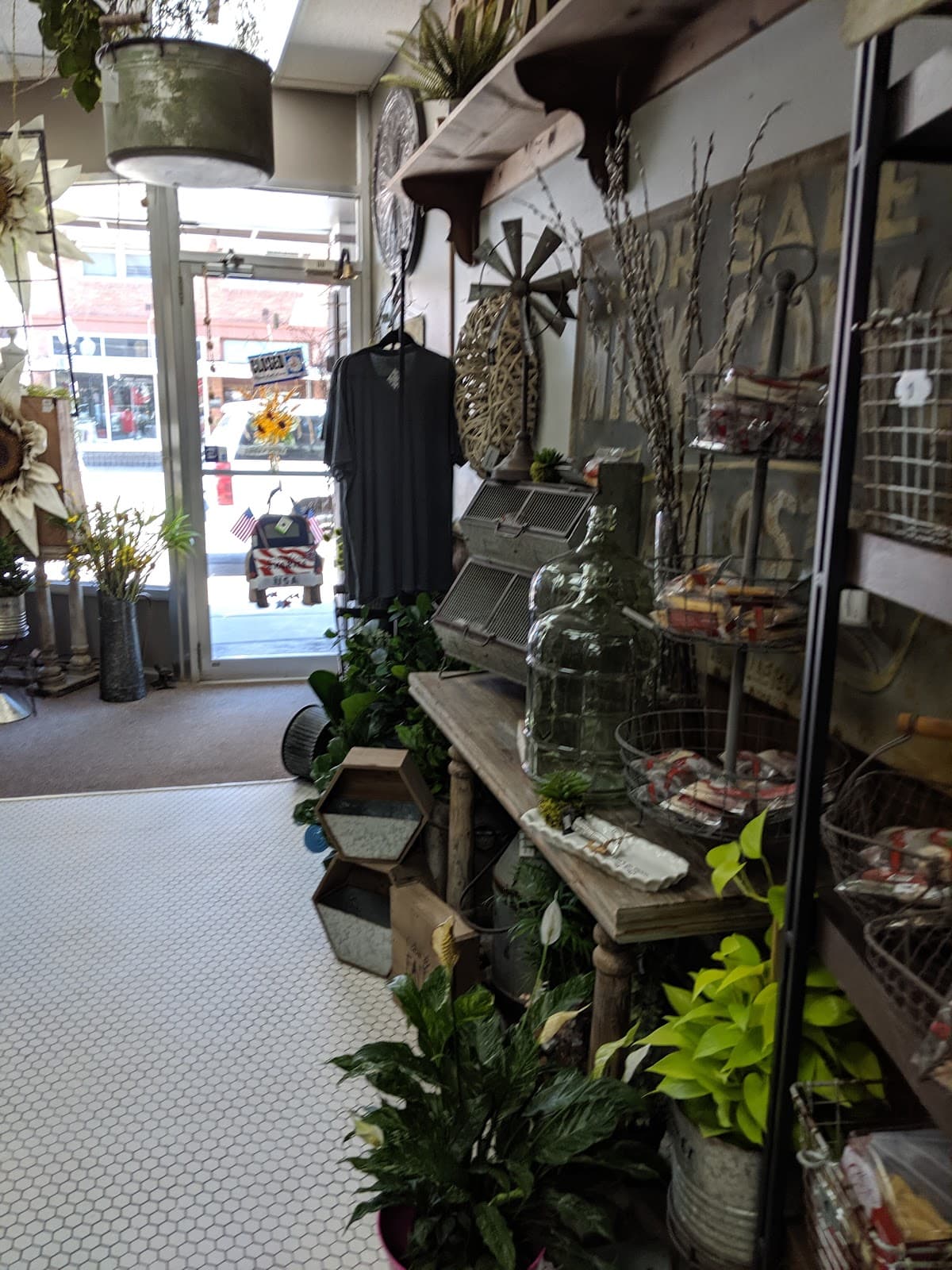 Sidney Floral - Image 1