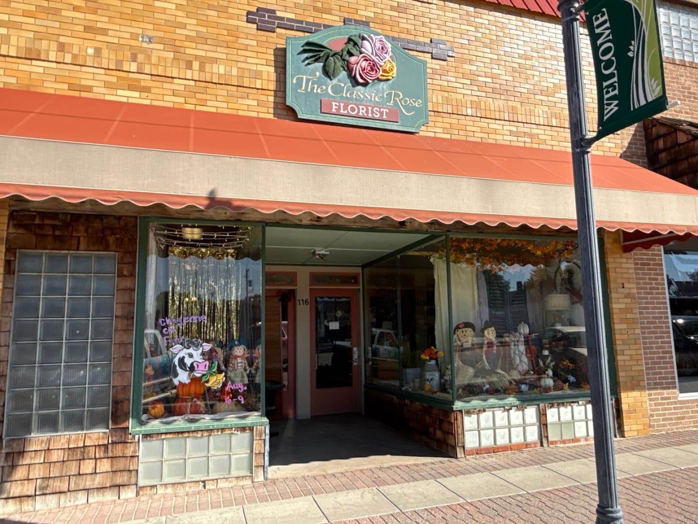 Classic Rose Flower Shop - Image 1