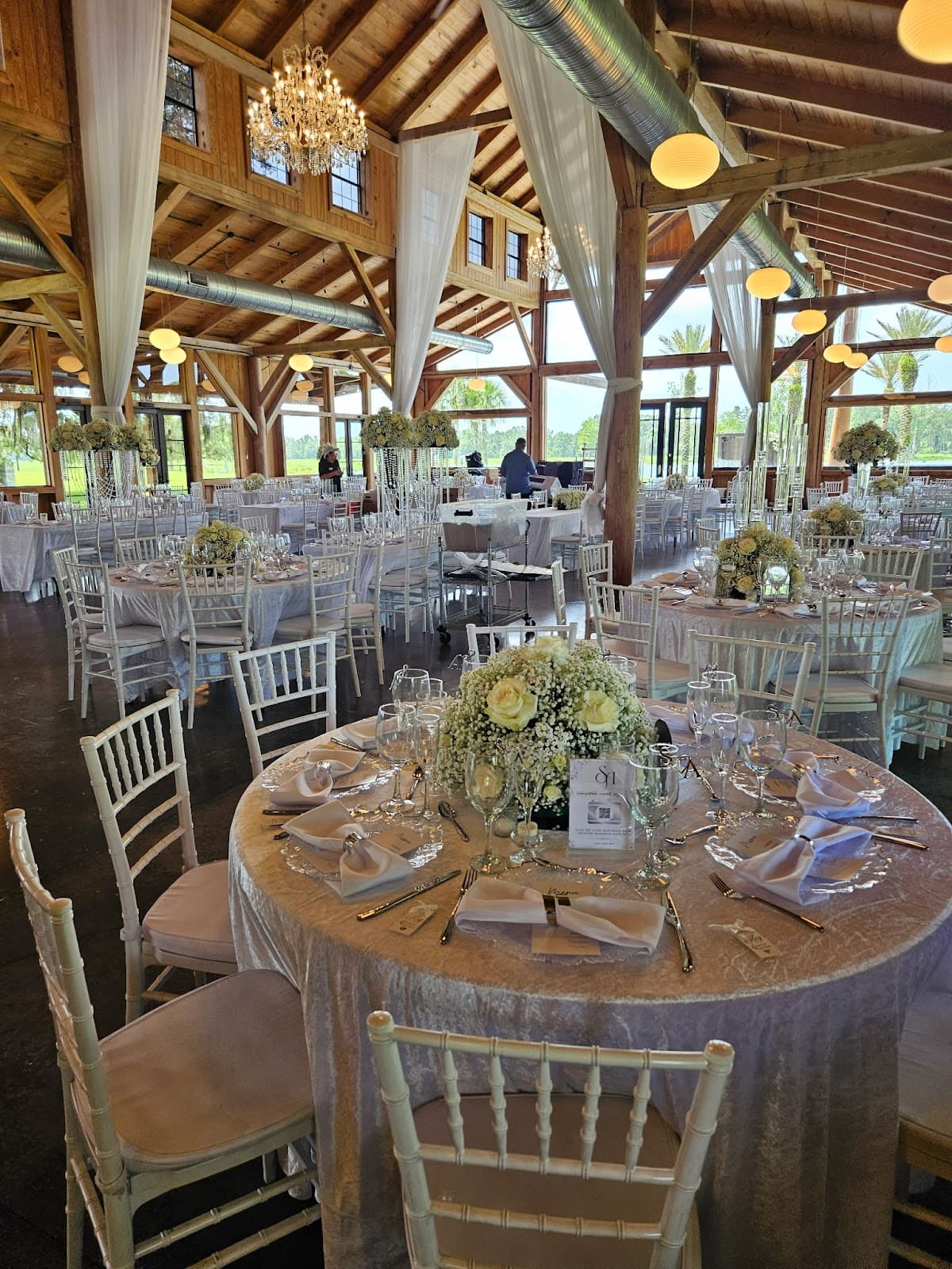 Juliana's Flowers & Gift Shop - Image 1