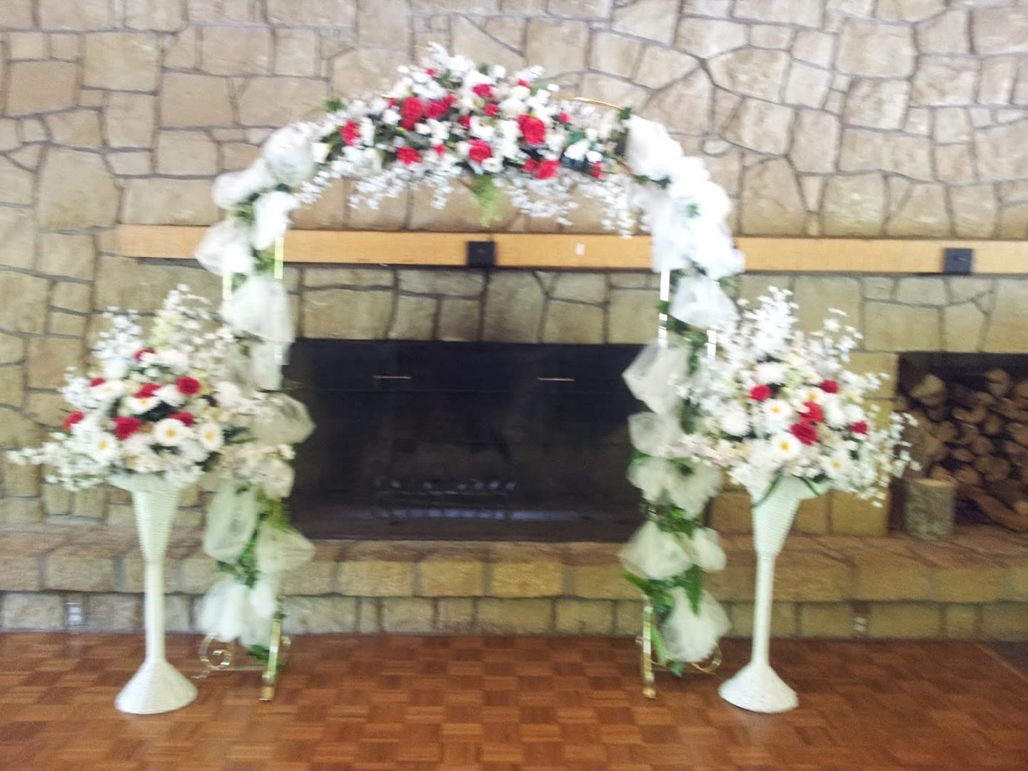 Art's Flower and Gift Shop - Image 1