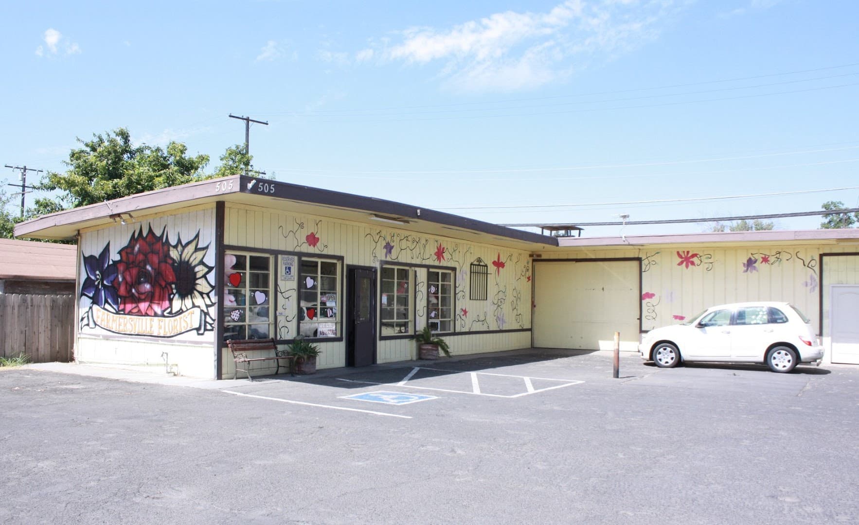 Farmersville Florist - Image 1