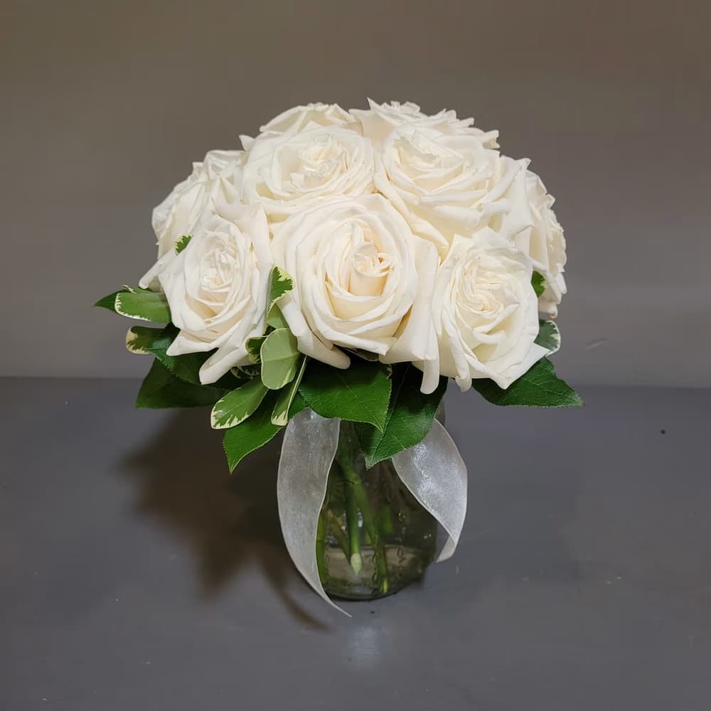 Candlelight Florist, Gifts & Flower Delivery - Image 1