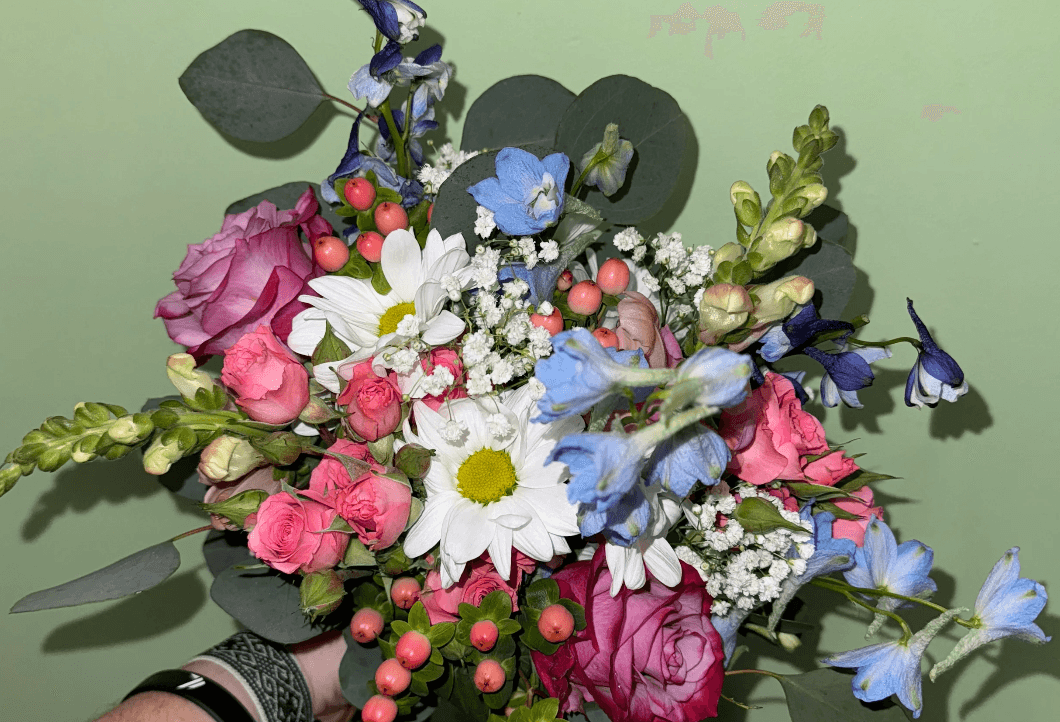 A Ring Around the Roses - Image 1