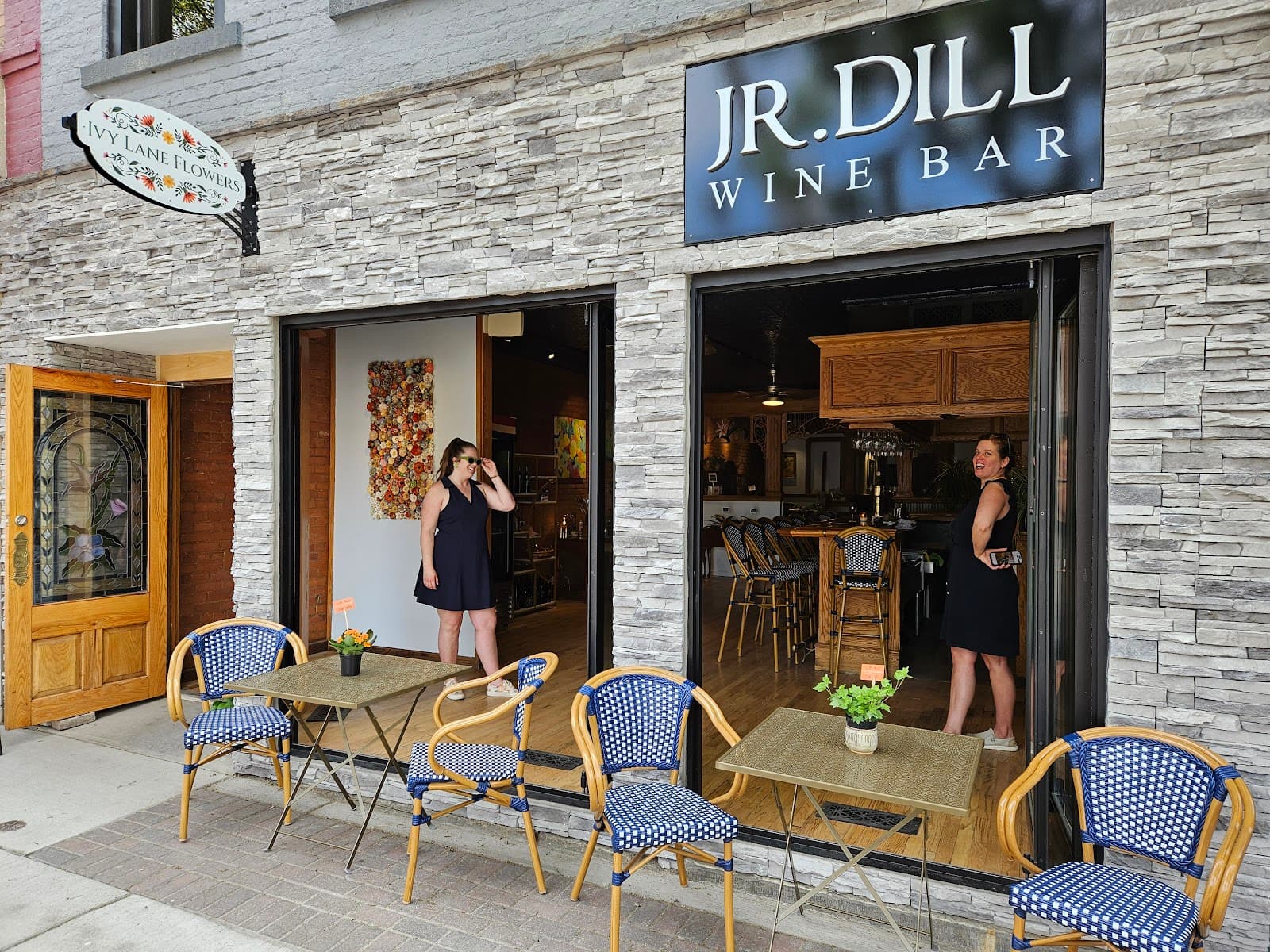 Ivy Lane Flowers - Image 1