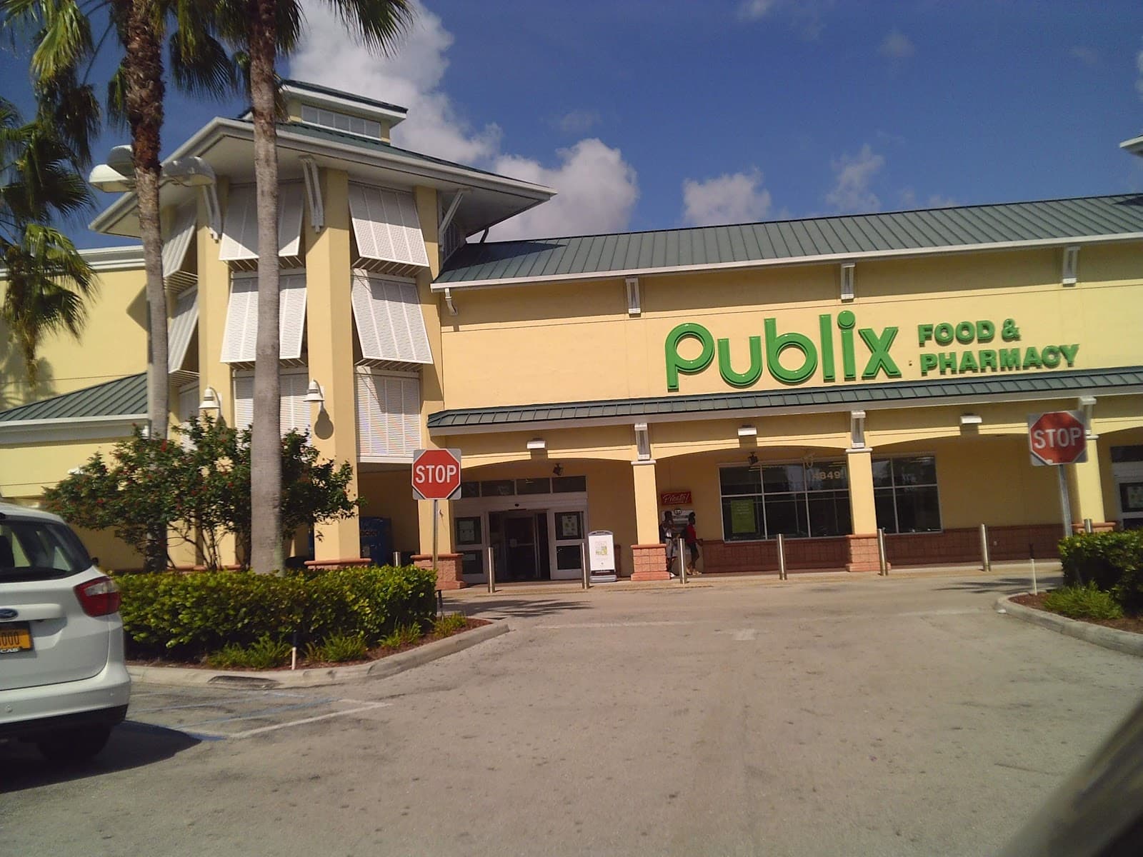 Publix Super Market at Military Crossing - Image 1