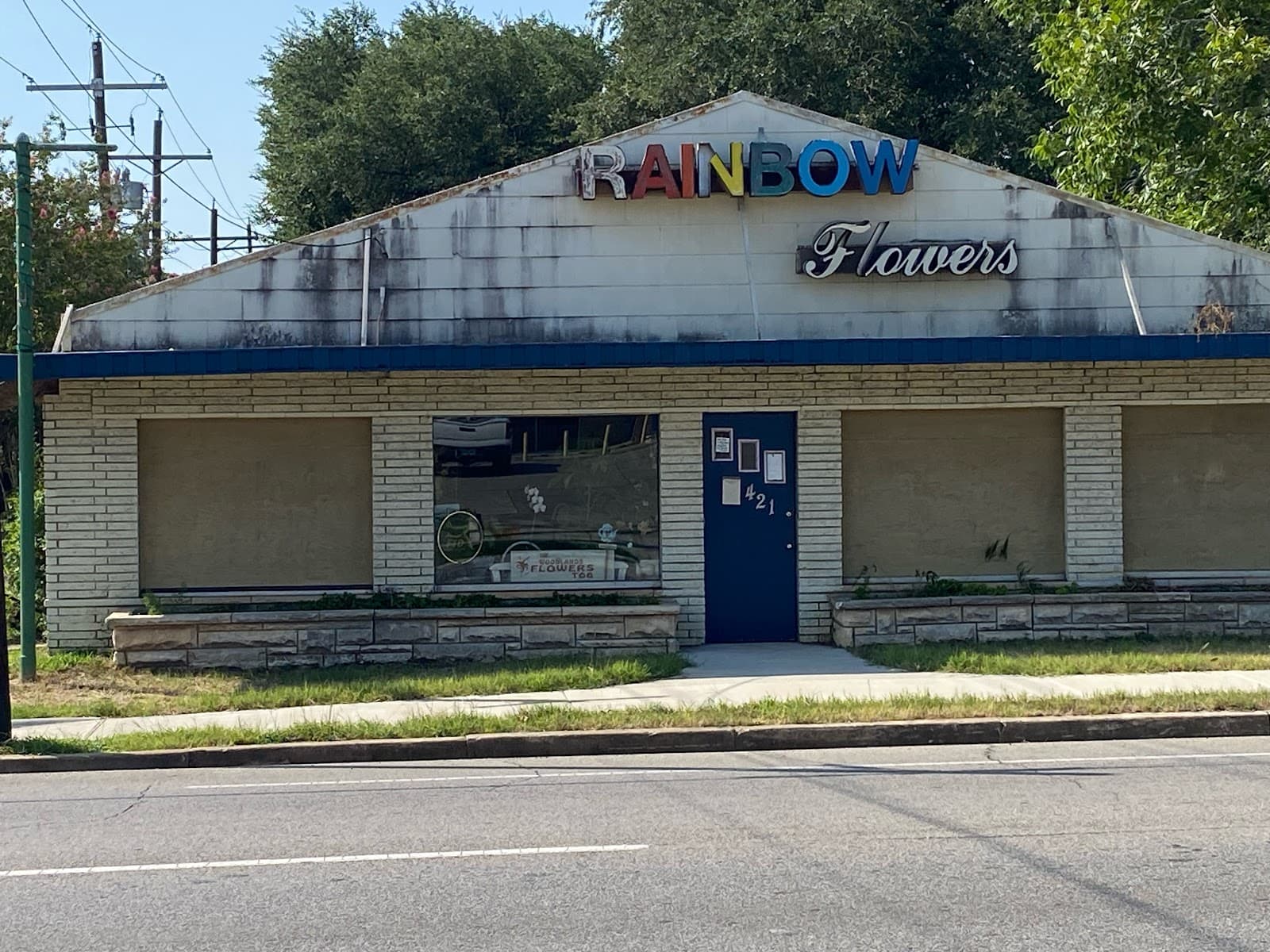 Woodlands Rainbow Flowers & Gifts - Image 1