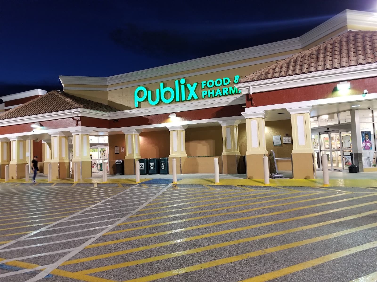 Publix Super Market at Taft Hollywood Shopping Center - Image 1