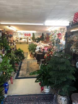 A LUZZIIANA FLOWER & GIFT SHOPPE Gordon's Florist THE ONLY FLORIST IN LIVINGSTON - Image 1