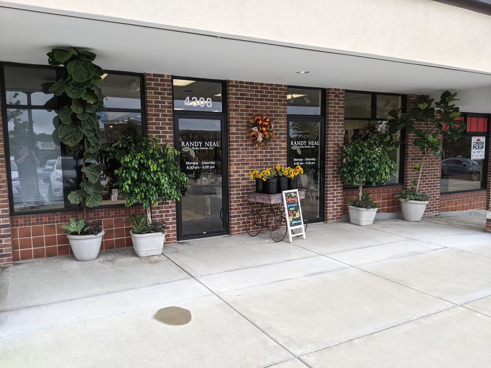 Randy Neal Floral Design, Inc. - Image 1